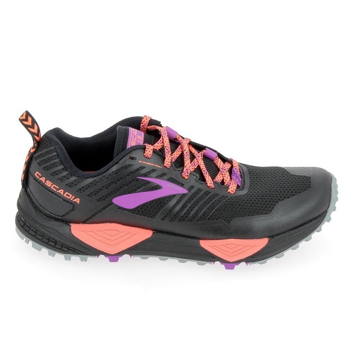 brooks_cascadia_noir_violet_1202741b026-0001